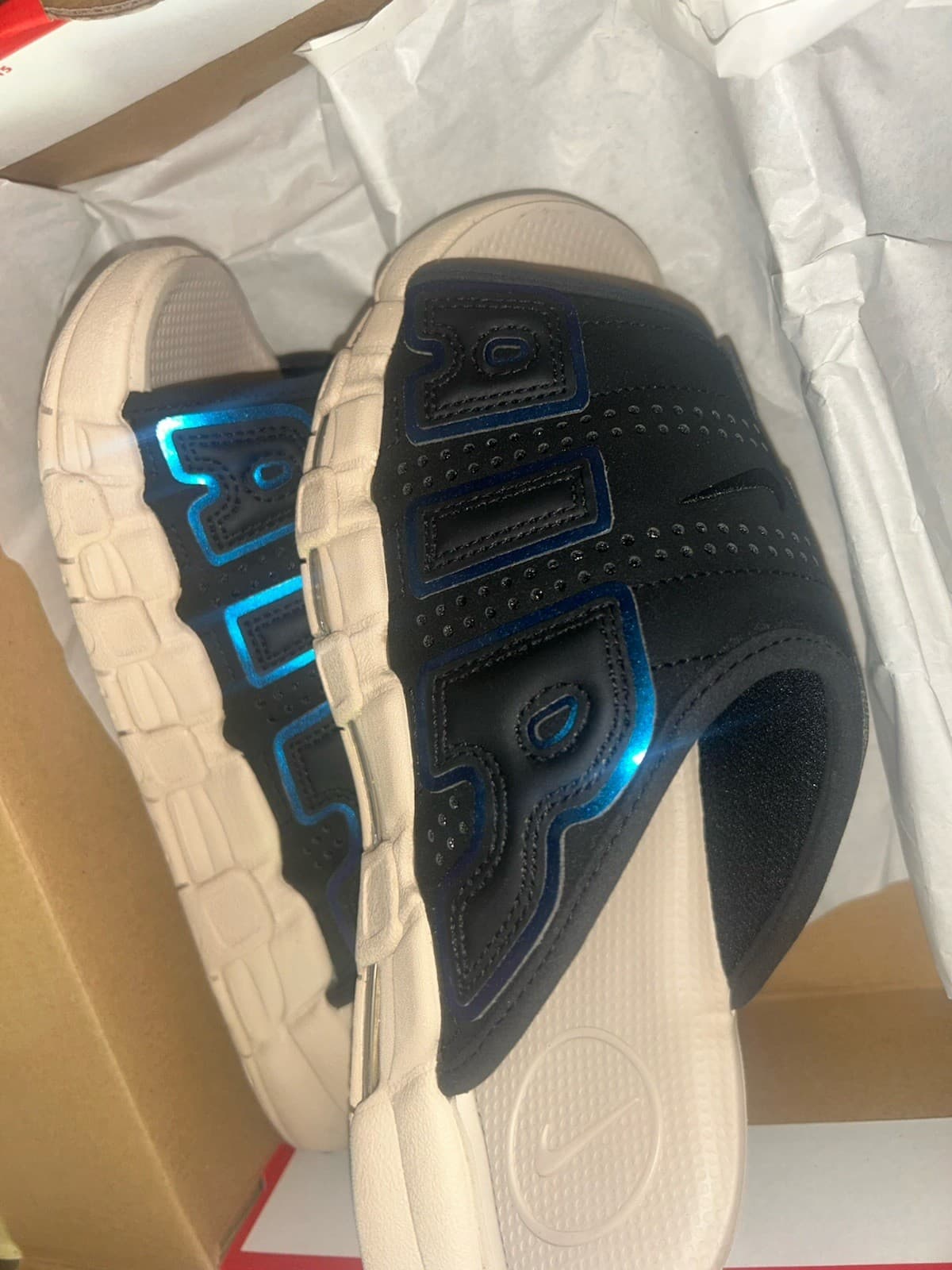Air Uptempo Slides Sand Drift Irisdecent Size 9M **U.S.**NEW IN BOX 🔥 🔥