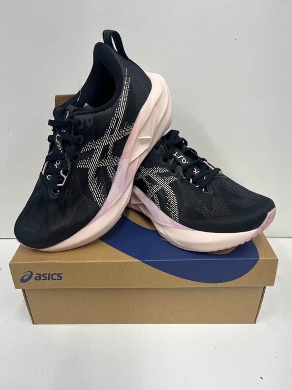 ASICS Novablast 5 -- Women's Running Shoes -- NEW